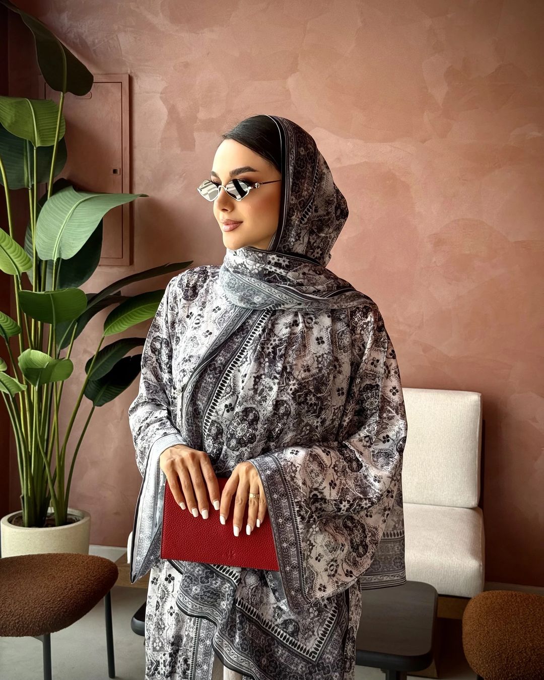 Sugar Babes Exclusive Studio-Print Abaya with Matching Scarf – Artistic Luxury Design black & white - 3