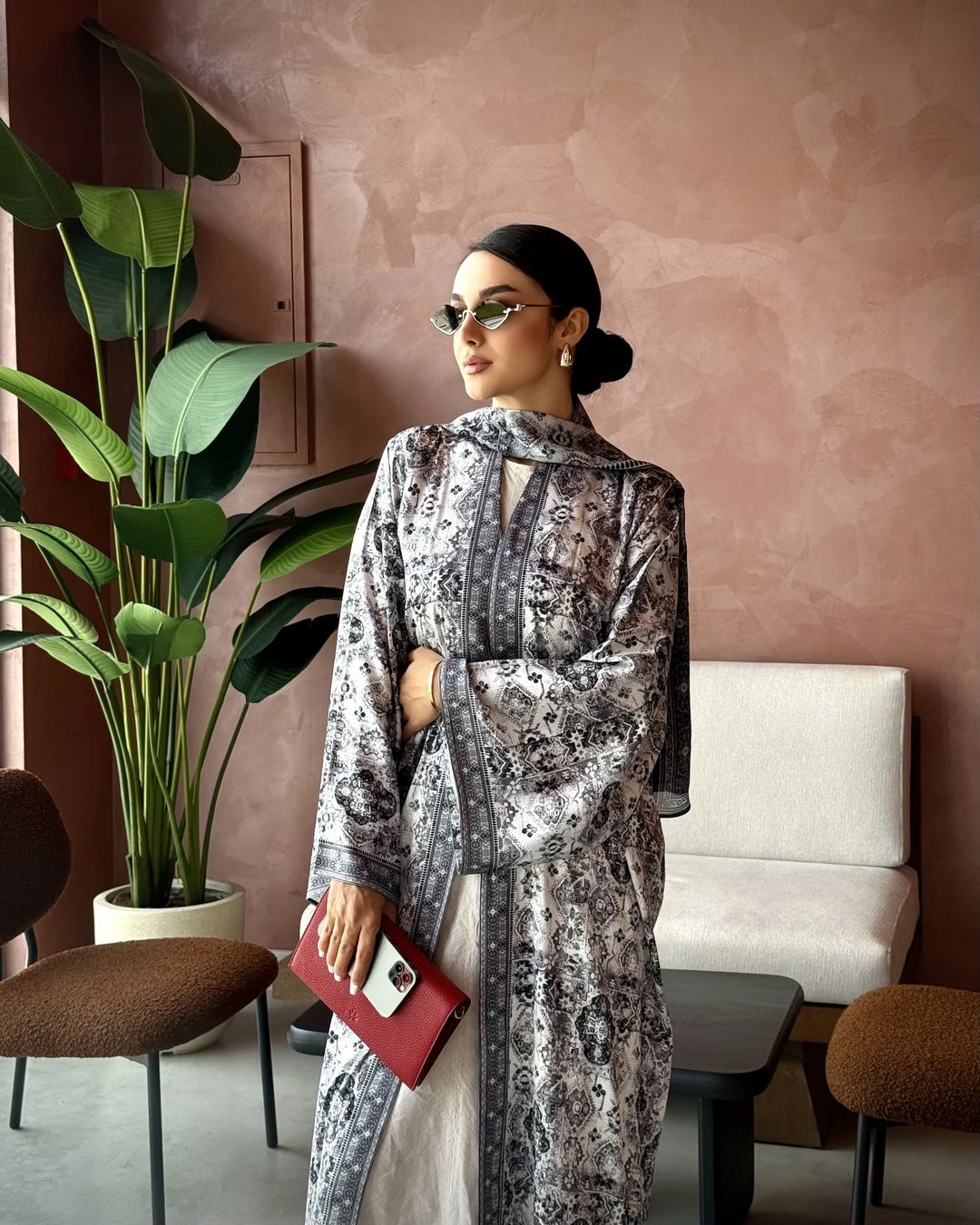Sugar Babes Exclusive Studio-Print Abaya with Matching Scarf – Artistic Luxury Design black & white - 4