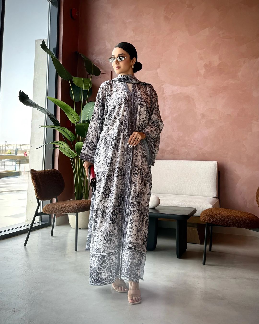 Sugar Babes Exclusive Studio-Print Abaya with Matching Scarf – Artistic Luxury Design black & white - 5