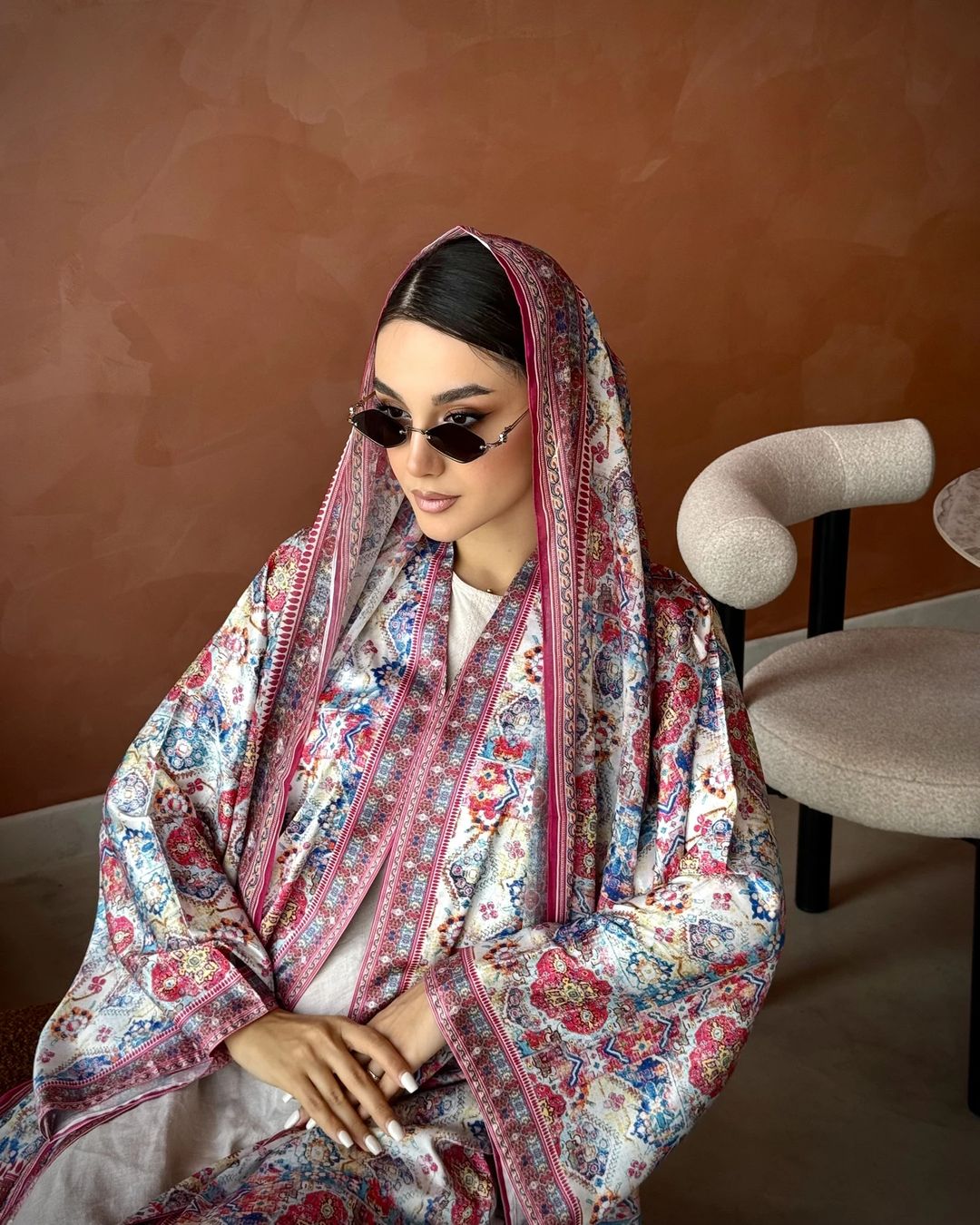 عباية مطبوعة مع شال مطابق – تصميم فاخر من Sugar Babes - 2