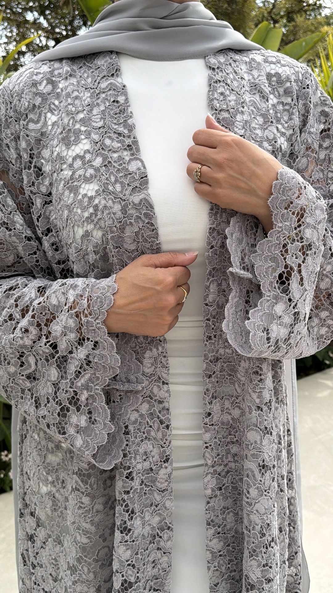 Layla velvet lace abaya - Grey - 2