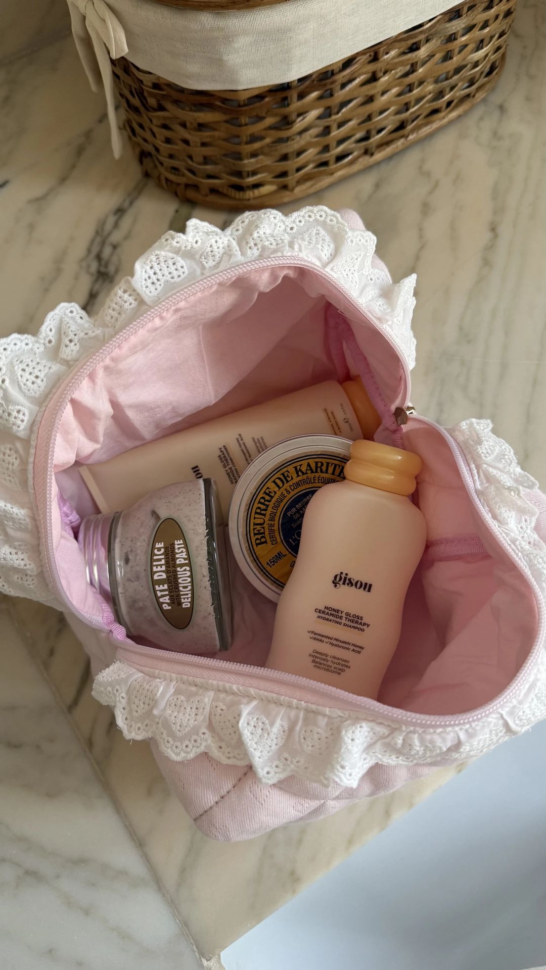 Pink heart toiletries pouch 🧼💖🧴 - 1