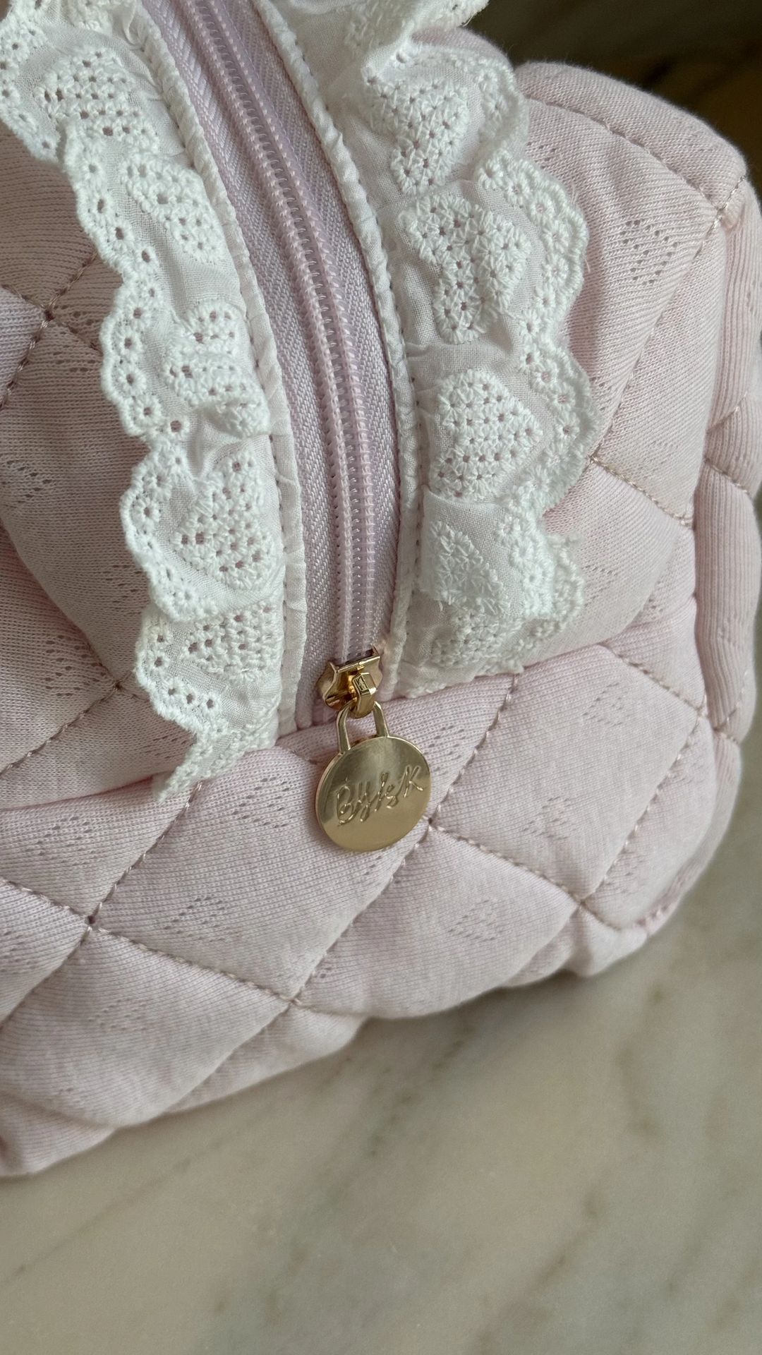 Pink heart toiletries pouch 🧼💖🧴 - 3