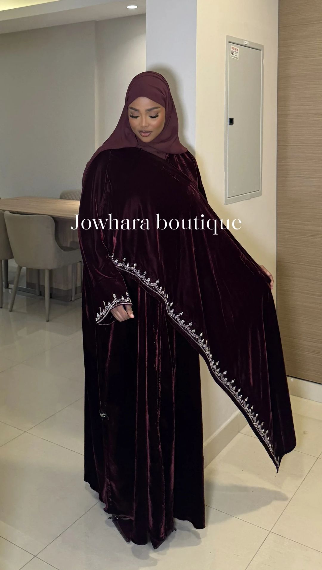 Velvet abaya with cape - 4