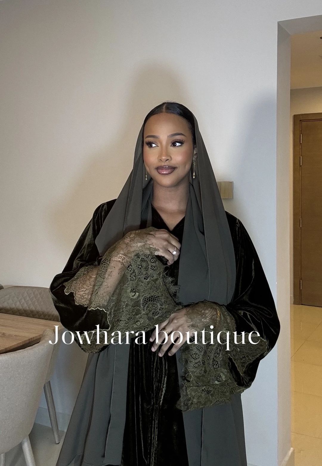 Idil velvet abaya with lace - 3