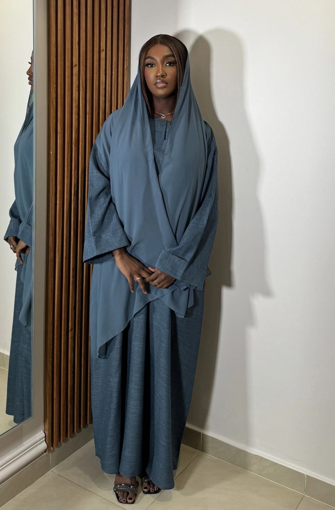 Linen abaya closed blue - 2