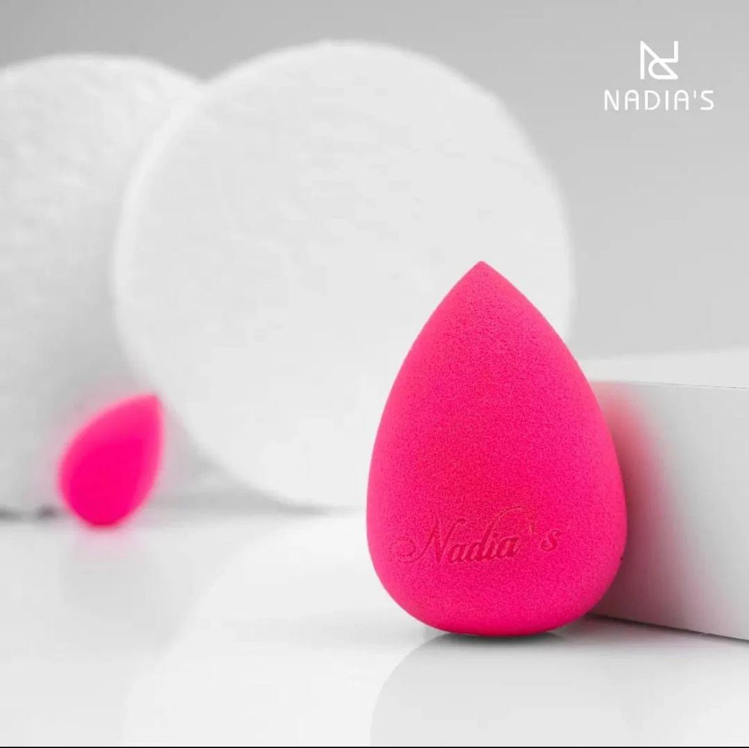 Moisturizing Makeup Glowy Setting spray & Pink Beauty blender - 5