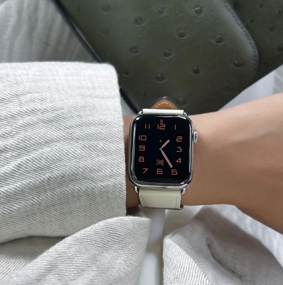 Apple Watch - leather crème - 2