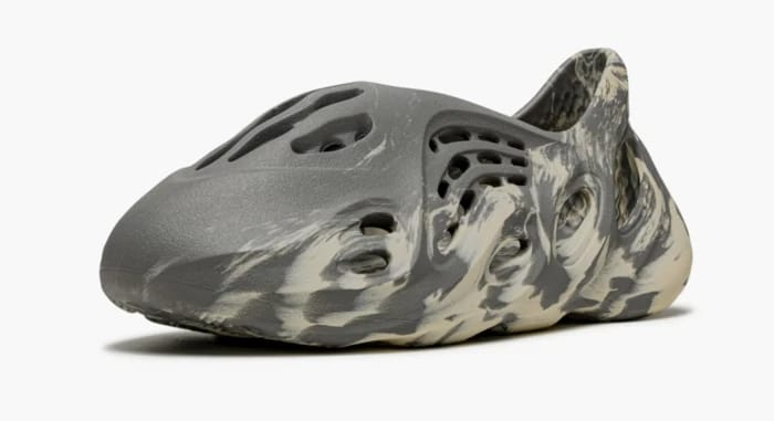 YEEZY FOAM RUNNER MXT MOON GRAY - 3