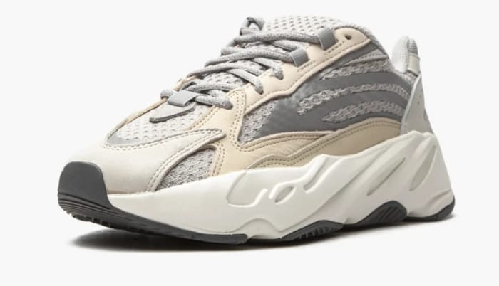 YEEZY 700 V2 CREAM - 3