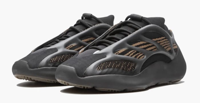 YEEZY 700 V3 CLAY BROWN - 1