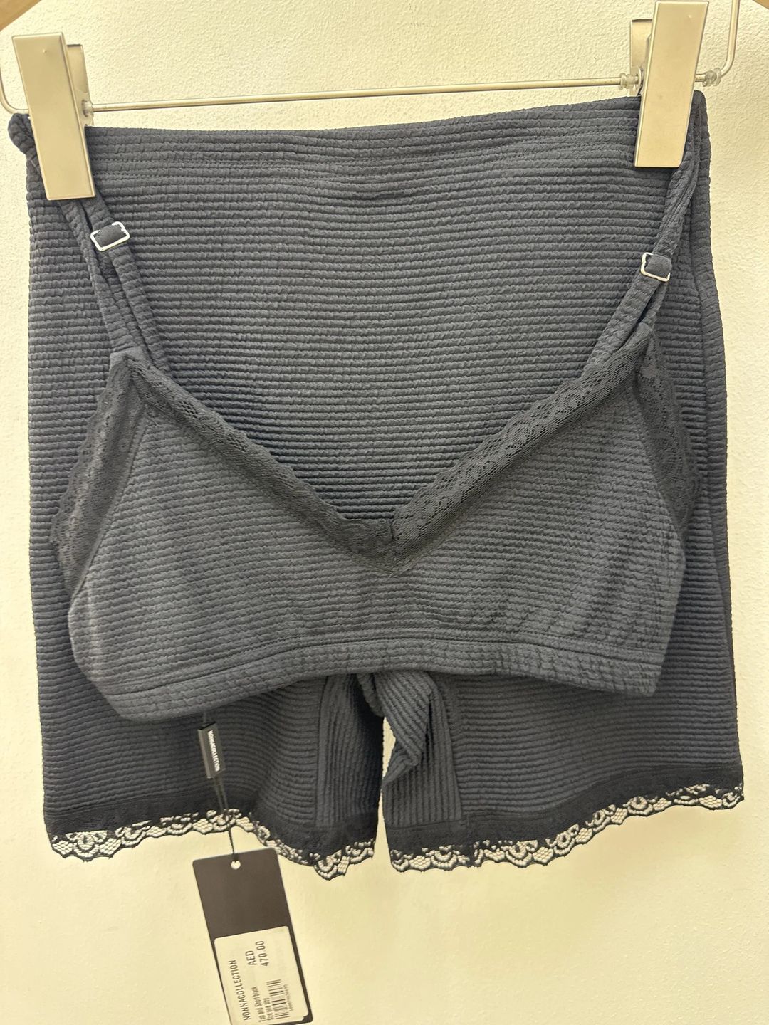 Top and short - 1