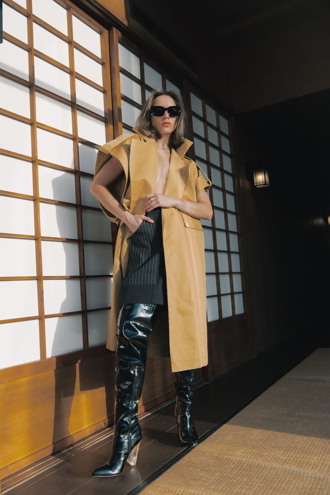Camel Layered-Lapel Coat And Black Shorts Set - 10