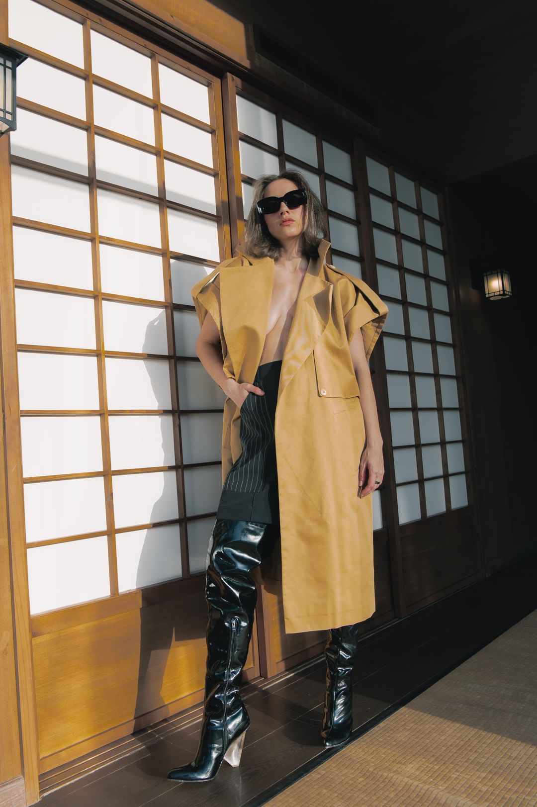 Camel Layered-Lapel Coat And Black Shorts Set - 12