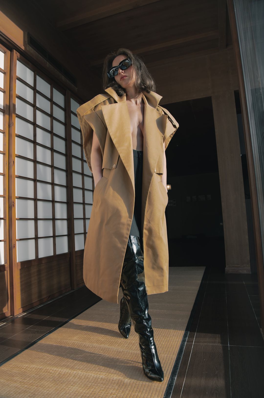 Camel Layered-Lapel Coat And Black Shorts Set - 6