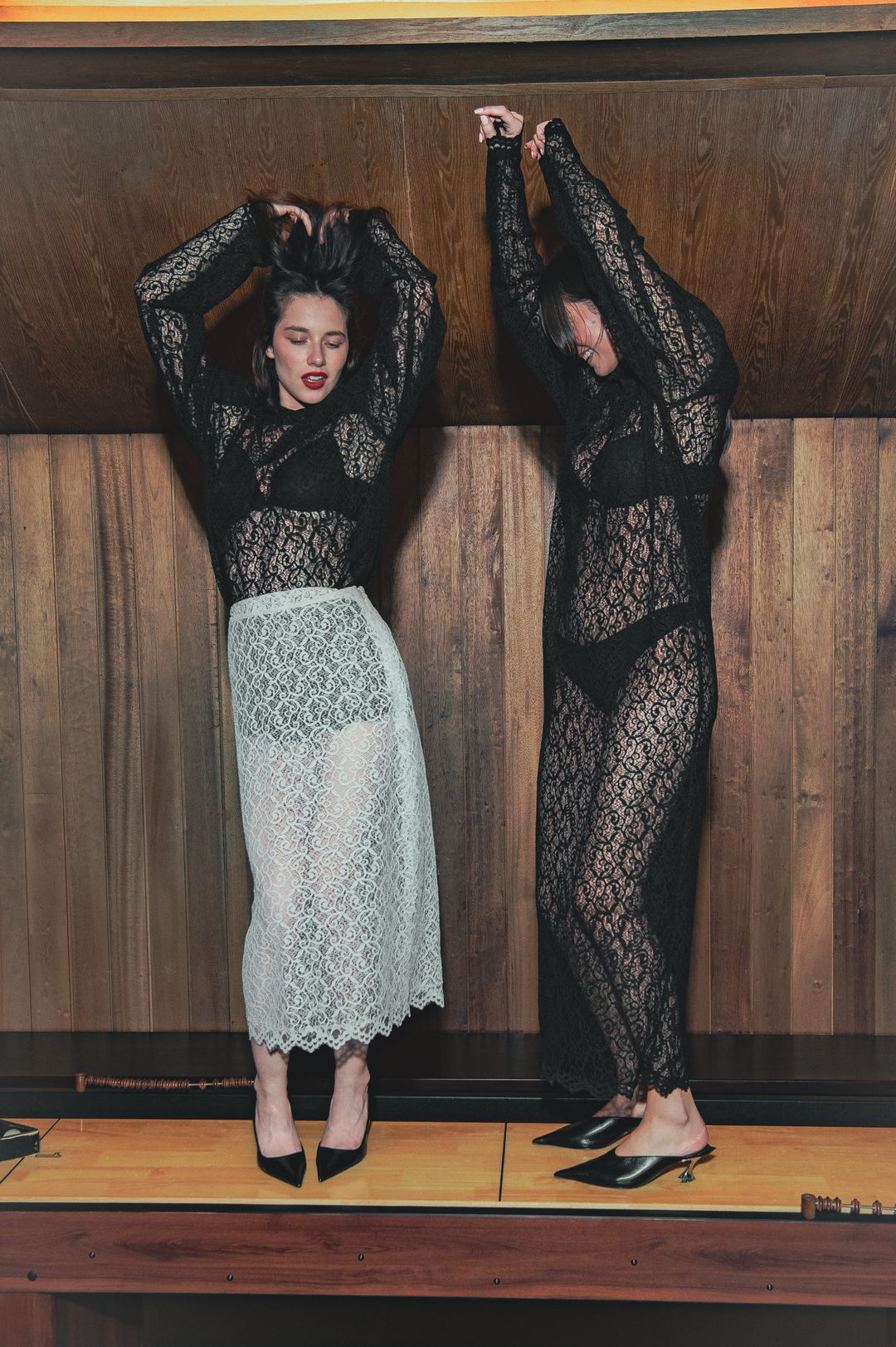 Black And Ivory Structured Lace Skirt Set - 3