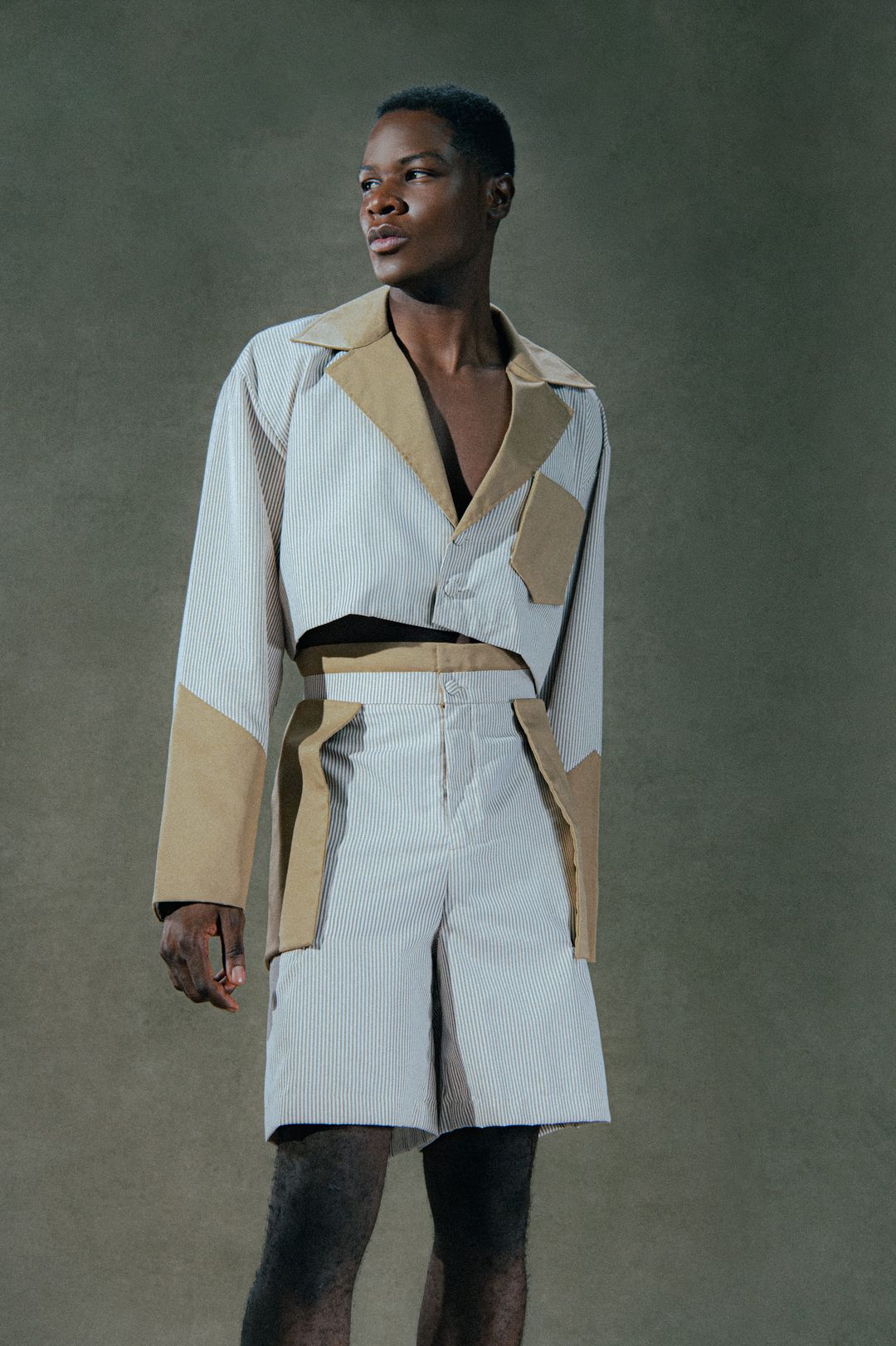 cream-and-camel-detachable-pocket-cropped-blazer-set - 4
