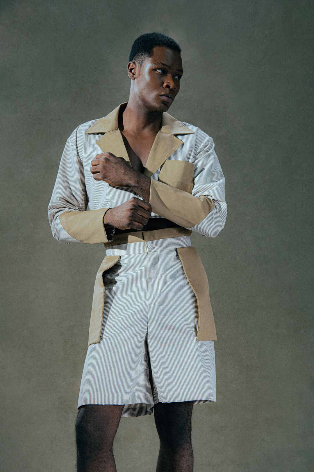 cream-and-camel-detachable-pocket-cropped-blazer-set - 2
