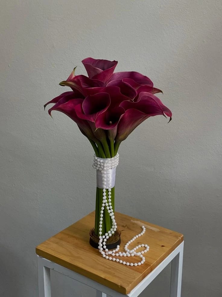 BRIDAL BOUQUET CALLA DARK PURPLE - 1
