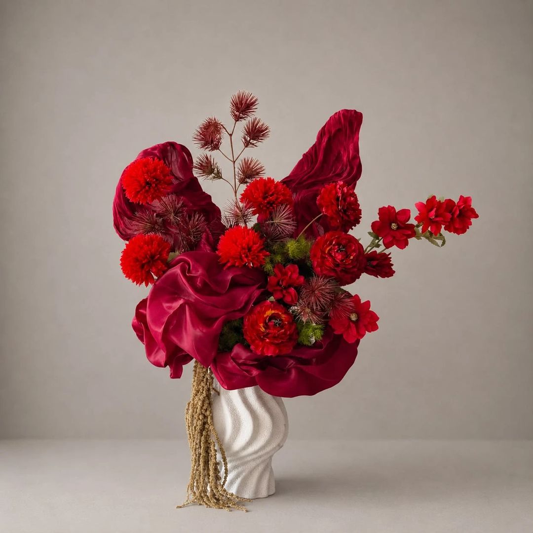 ARTIFICIAL RED FLOWER VASE - 1
