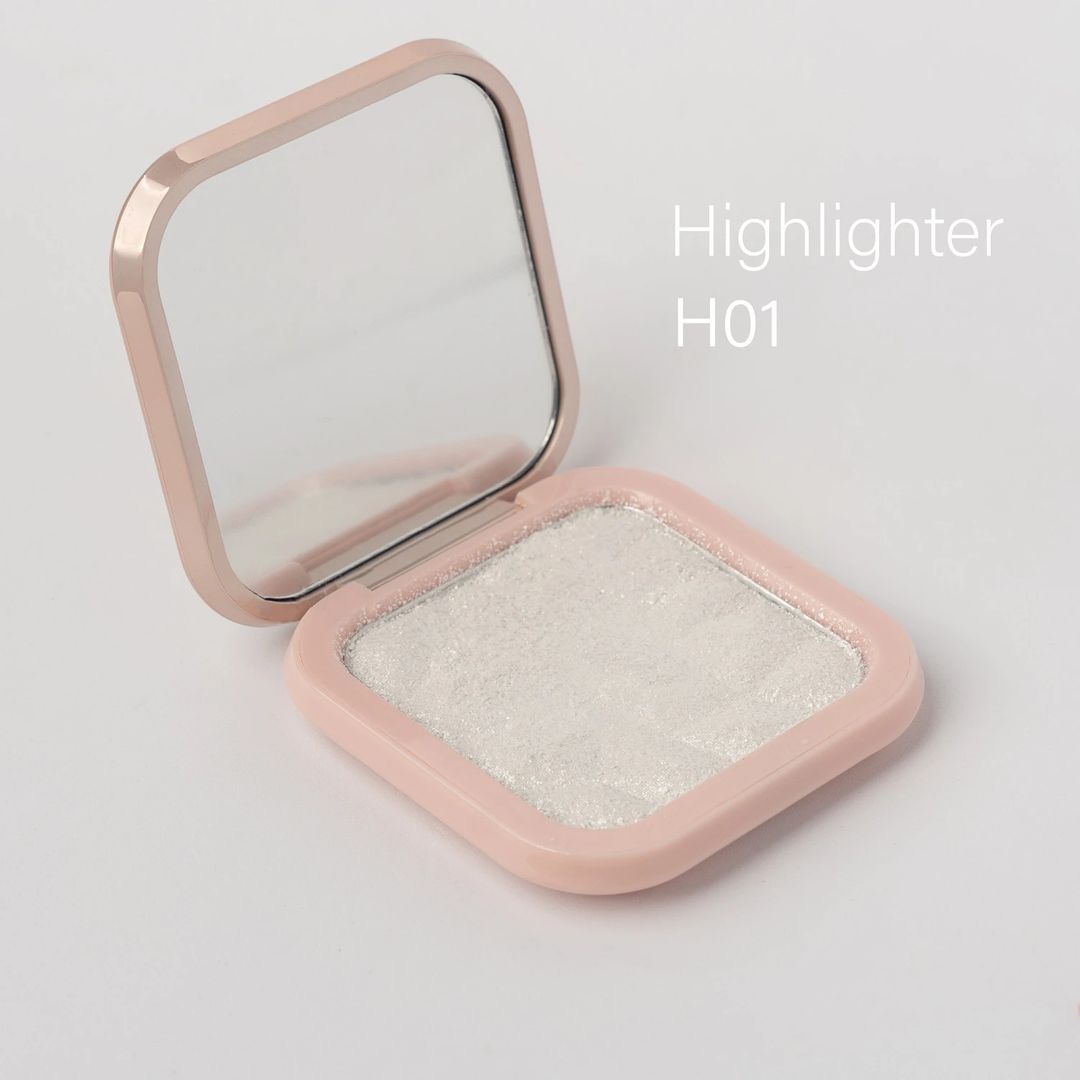 Shimmery Highlighter - 1