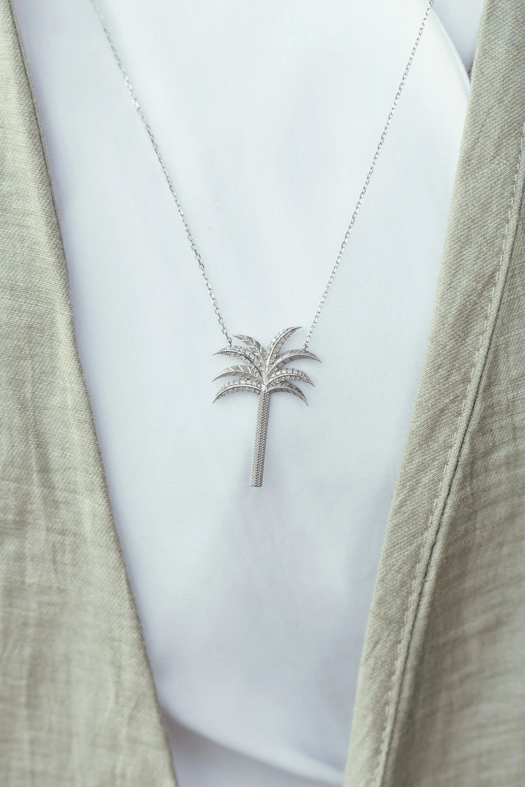 The Palm Tree Long Necklace in Diamonds - 2