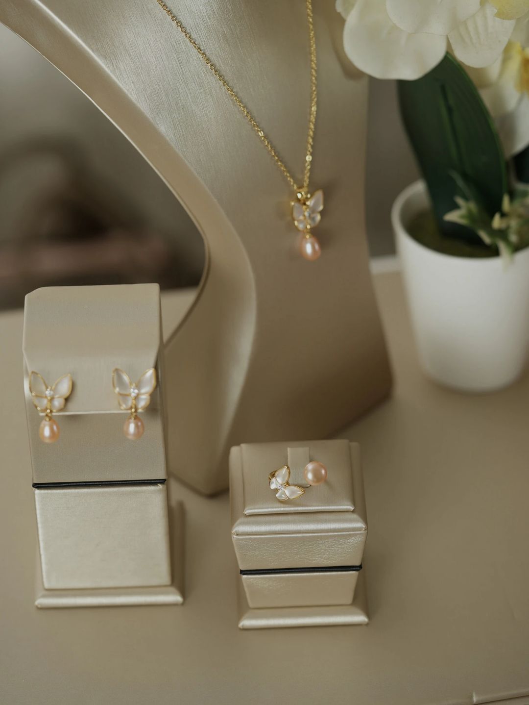 طقم الفراشه/white - 5