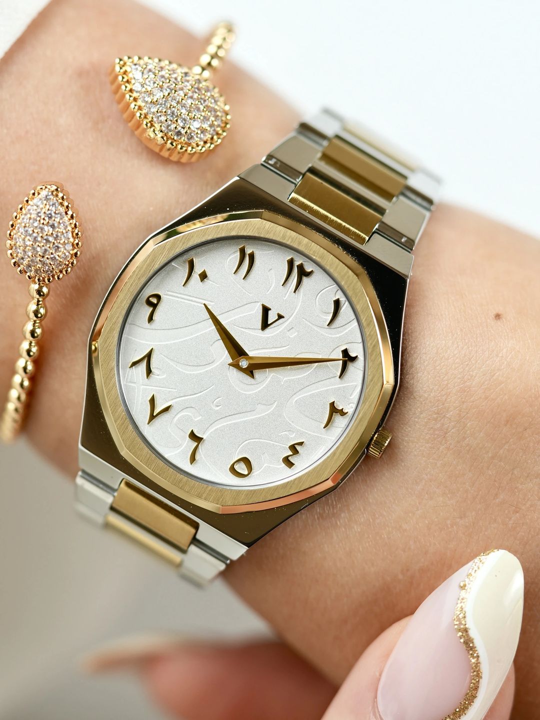 ساعه المستقبل /Gold future watch - 6
