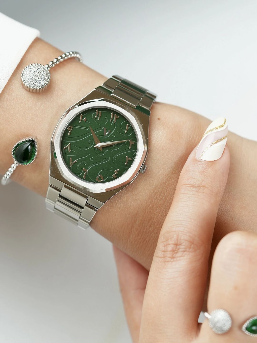 ساعه المستقبل /Green future watch - 9