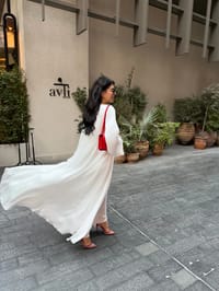Lady in white thumb 2