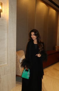 Feathers abaya thumb 1