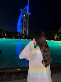 Wave’s abaya thumb 1