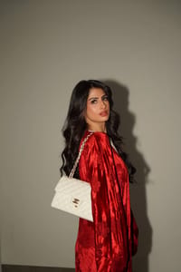 Red abaya thumb 3