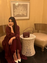 Rouge abaya thumb 1