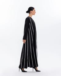Black and white abaya thumb 2