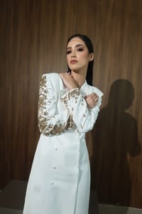 White Lace-Sleeve Tailored Coat thumb 12