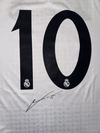 Luka Modric Signed 2024/25 Real Madrid Jersey (ICONS) thumb 7