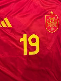 Lamine Yamal Signed 2024 Spain Jersey (BECKETT) thumb 11