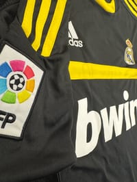 IKER CASILLAS SIGNED 2004/05 REAL MADRID JERSEY (BECKETT) thumb 10