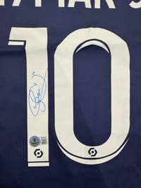 NEYMAR JR SIGNED 2022/23 PSG JERSEY (BECKETT) thumb 9