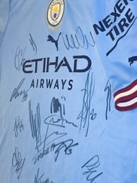 MANCHESTER CITY 2022/23 SQUAD SIGNED JERSEY thumb 11