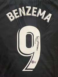 Karim Benzema Signed 2021/22 Real Madrid Jersey (BECKETT) thumb 8