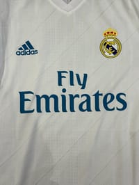 Karim Benzema Signed 2021/22 Real Madrid Jersey (BECKETT) thumb 12