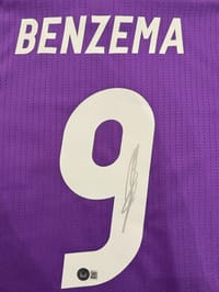 Karim Benzema Signed 2016/17 Real Madrid Jersey (BECKETT) thumb 9