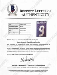 Karim Benzema Signed 2016/17 Real Madrid Jersey (BECKETT) thumb 7