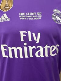 Cristiano Ronaldo Signed 2016/17 Real Madrid Jersey (BECKETT) thumb 7