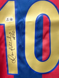 Ronaldinho Signed 2007/08 FC Barcelona Jersey (BECKETT) thumb 5