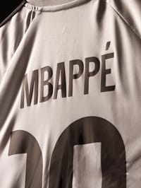 KYLIAN MBAPPÉ SIGNED 2025/26 REAL MADRID JERSEY (GCOA) thumb 8