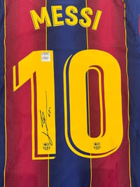 Lionel Messi & Cristiano Ronaldo Signed Real Madrid & Barcelona Jerseys (Dual Framed) thumb 5