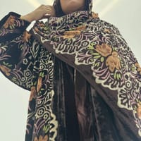 Velvet Abaya w Velvet Tarha A7 thumb 4